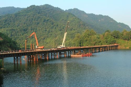 云南兴义钢栈桥租赁浅谈钢板桩施工中遇到的问题